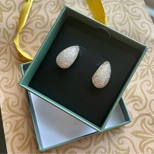 Elegant Gold Teardrop Earrings